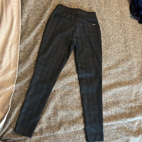 Calvin Klein size 2 fitted dress pants - Picture 3 of 4